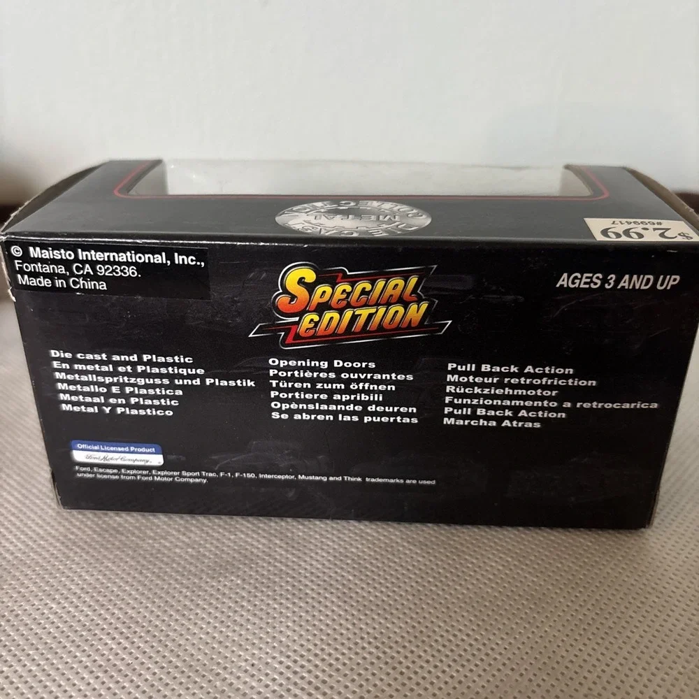 Maisto‎ Ford Explorer Sport Trac, 1:24 Scale Model, Vintage   New In Box